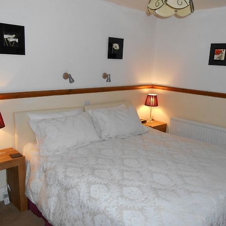Brookhouse Guest House Clapham  Exteriör bild
