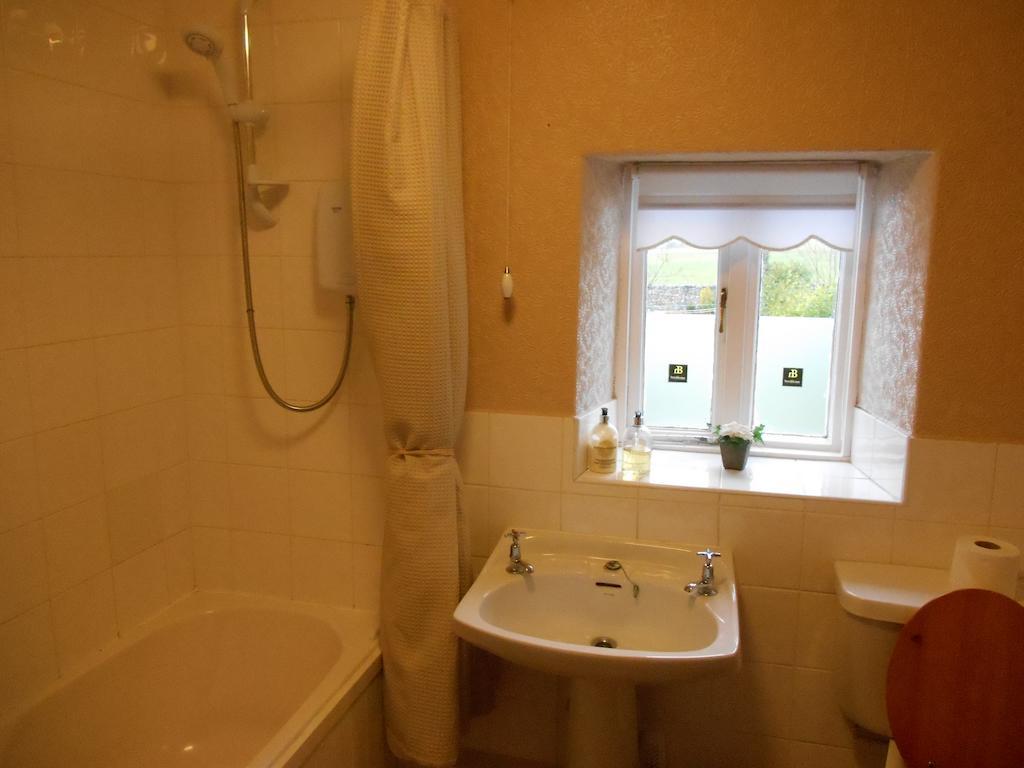 Brookhouse Guest House Clapham  Rum bild